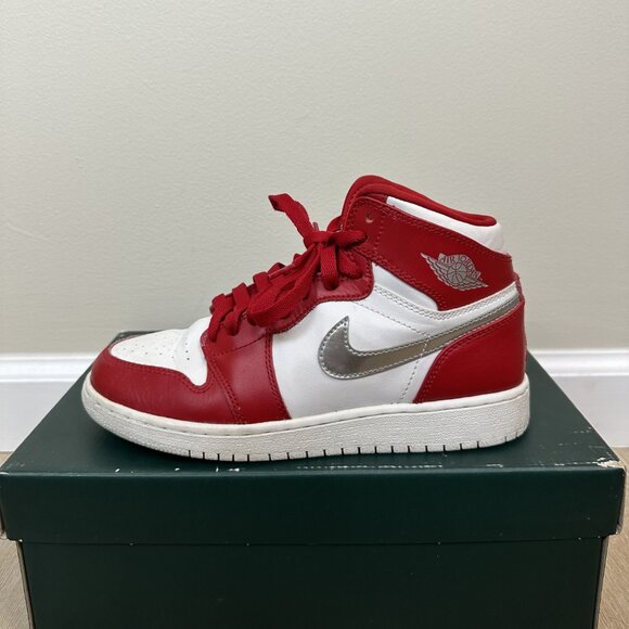 Nike Jordan 1 Retros - women's shoes - Picture 1 of 10